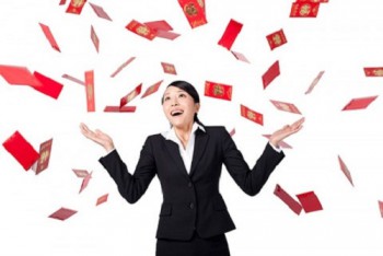 Thuế 'thổi bay' thưởng tết