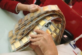 Giá vàng quay đầu giảm do USD mạnh lên