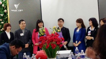 Đại diện Nhất Việt kết nạp thành viên BNI - Chapter Amazing